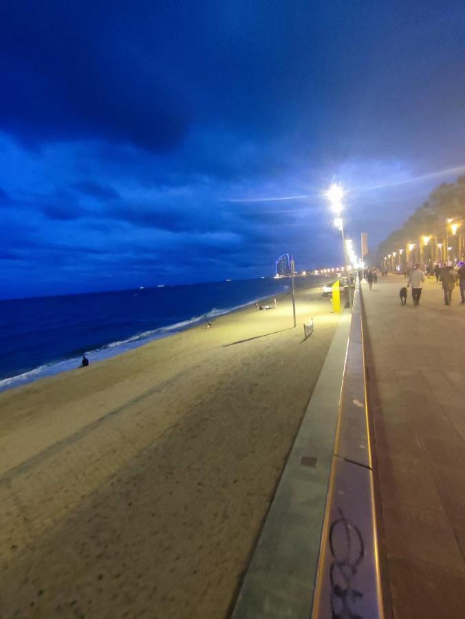 Nice Flat Within Walking Range To The Beach Apartamento Barcelona Exterior foto